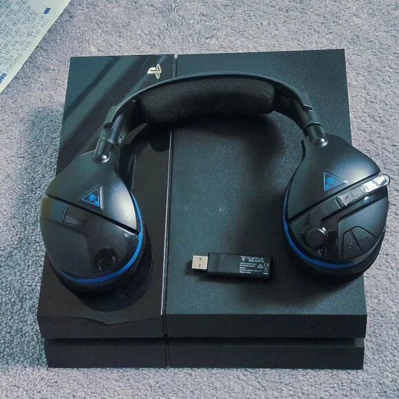 Sony Playstation 4 Console 500 GB - Picture 1 of 4